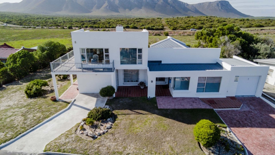 4 Bedroom Property for Sale in De Kelders Western Cape
